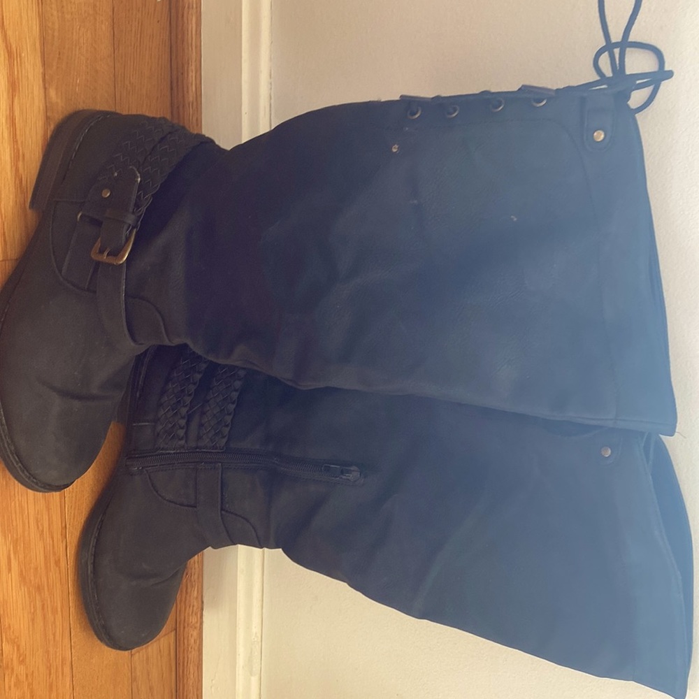 Black lace up boot with side buckle